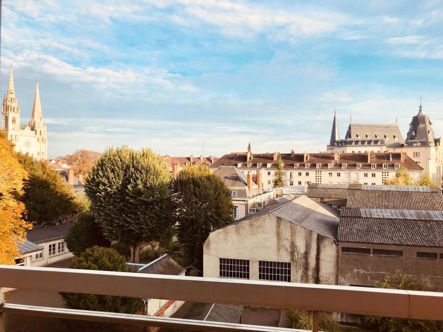 Appartement Avec Parking Et Balcon Vue Cathedrale ชาร์ตร ภายนอก รูปภาพ